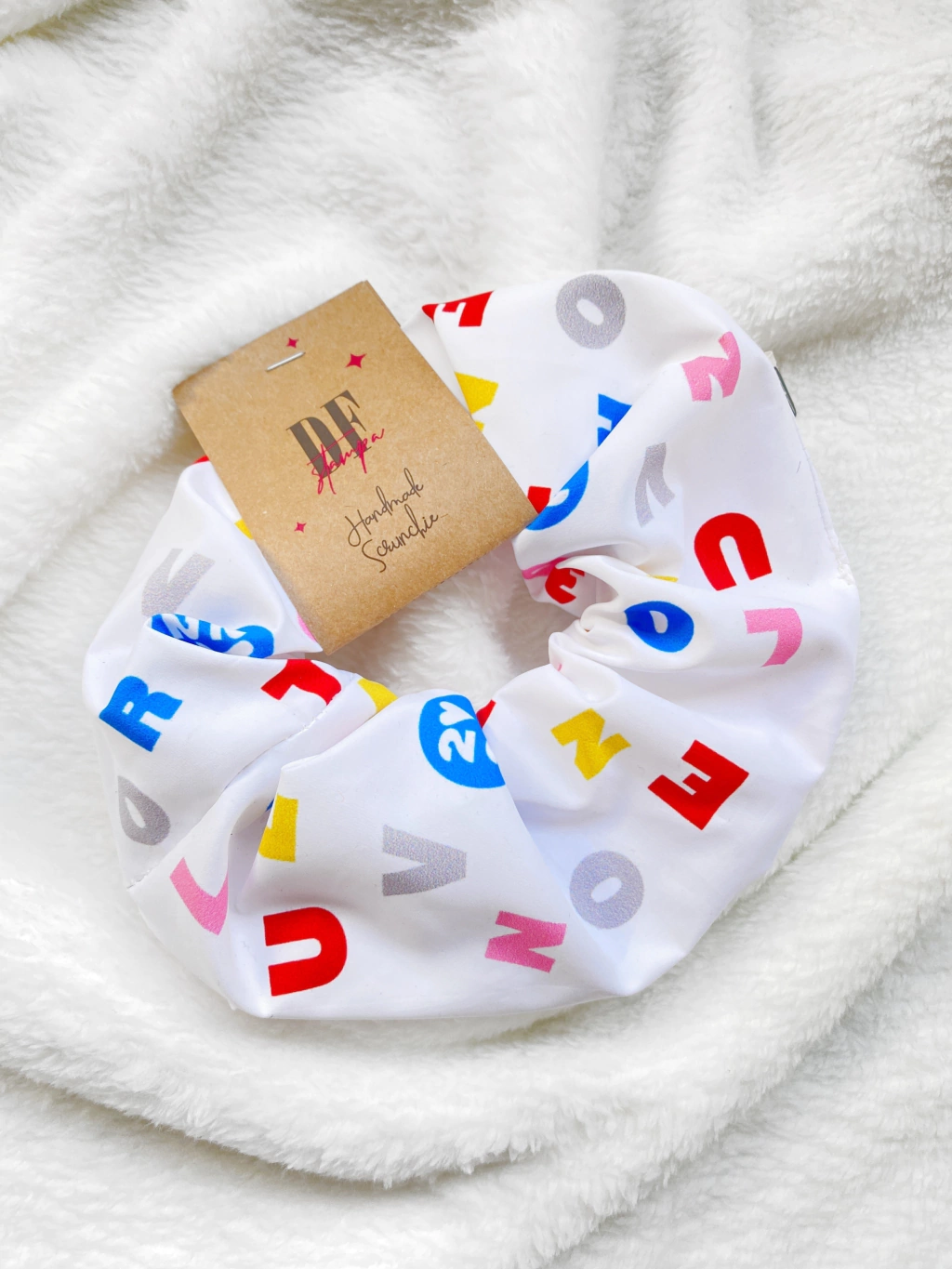 Scrunchie - Love On Tour Letras (Harry Styles)