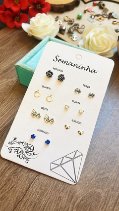 Kit com 7 brincos - Cartelinha semanal
