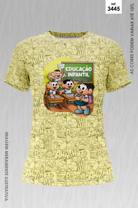 Camiseta amarela com estampa temática de educação infantil, mostrando personagens de desenho animado em sala de aula e fundo com quadrinhos em tons amarelos.