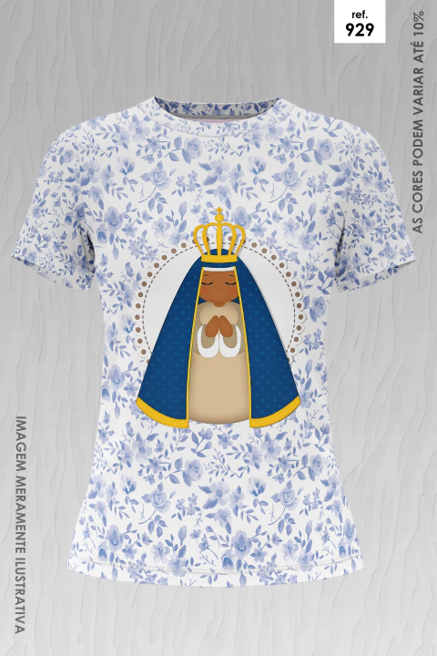 Camiseta feminina com estampa floral azul e ilustração estilizada de Nossa Senhora Aparecida com manto azul e coroa dourada.