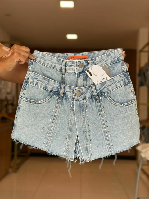 SHORT SAIA LÍVIA