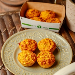 MUFFIN DE MILHO COM FRANGO