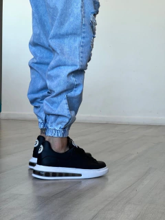McQueen Air Black en internet