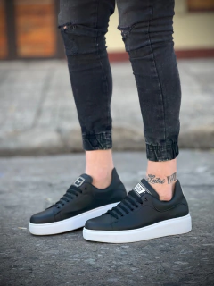 Mcqueen Black en internet