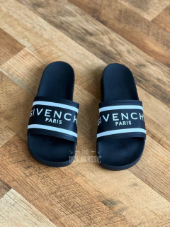 Ojotas Givenchy en internet