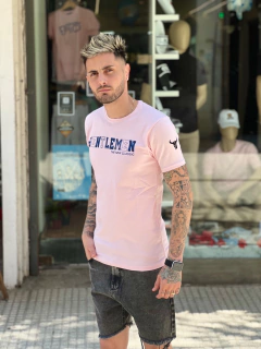 Remera Gentlemen Rosa en internet