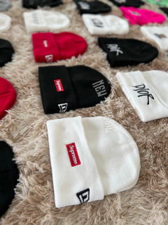 Gorros Supreme - comprar online