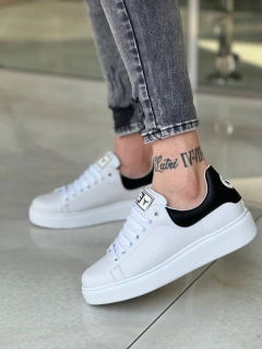 Mcqueen White and Black - The New Classic