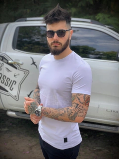 Remera Básica Blanca en internet