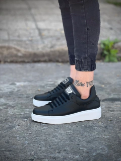 Mcqueen Black - comprar online