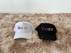 Gorras Versace