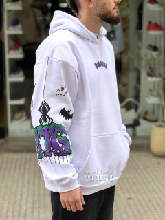 Buzo Oversize Hallowen en internet