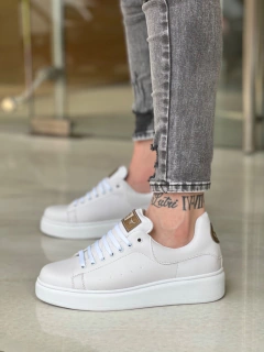 Mcqueen Total White