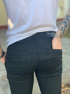 Chino de Bengalina Negro - The New Classic