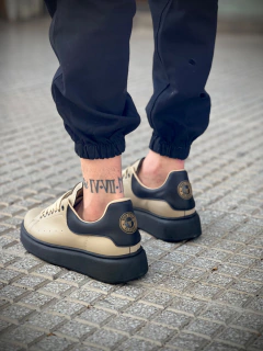 Mc Beige and Black - comprar online