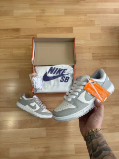 Nike Dunk Grey en internet