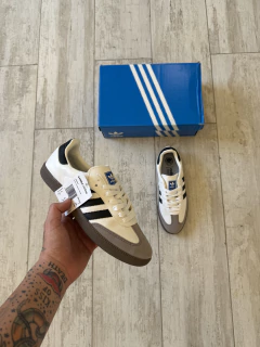 Adidas Samba en internet