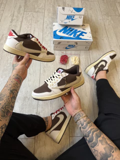 Imagen de Nike Jordan Low Travis Scott