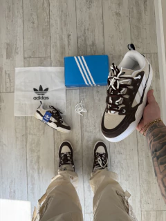 Adi 2000 Choco - The New Classic