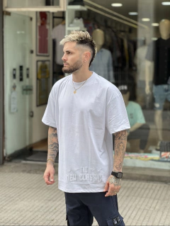 Remera basica oversize