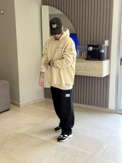 Buzo Oversize Eme en internet