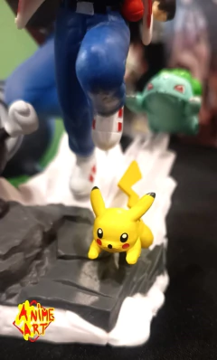 Figura Pokemon Red en internet