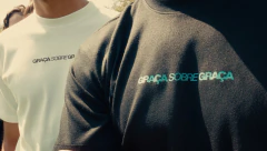CAMISETA GRAÇA SOBRE GRAÇA PRETA na internet