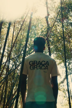 CAMISETA GRAÇA SOBRE GRAÇA OFF WHITE