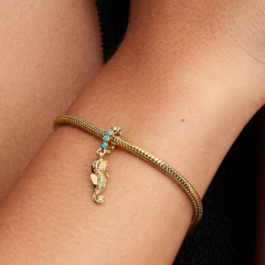 Charm Caballo de Mar Dorado en internet