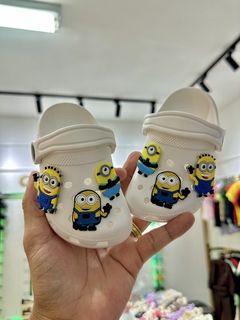 BABUCHE MINNIONS BRANCO