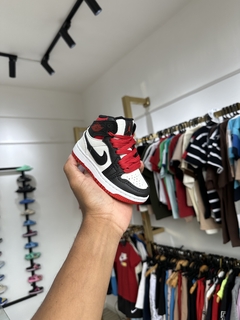 JORDAN VERMELHO C / BRANCO E PRETO na internet