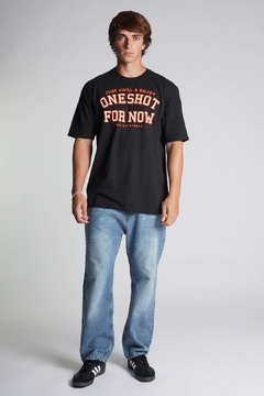 REMERA "NEWGOLD" - Modelo Oversize estampada en internet