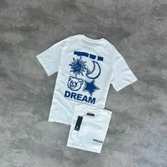 Remera "Dreams" - Modelo Oversize