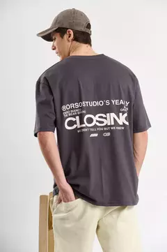 Remera Oversize "Closing"