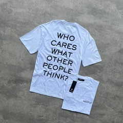 Remera "Who cares" - Modelo Oversize