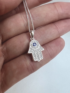 Dije con cadena Fátima Vibes en internet