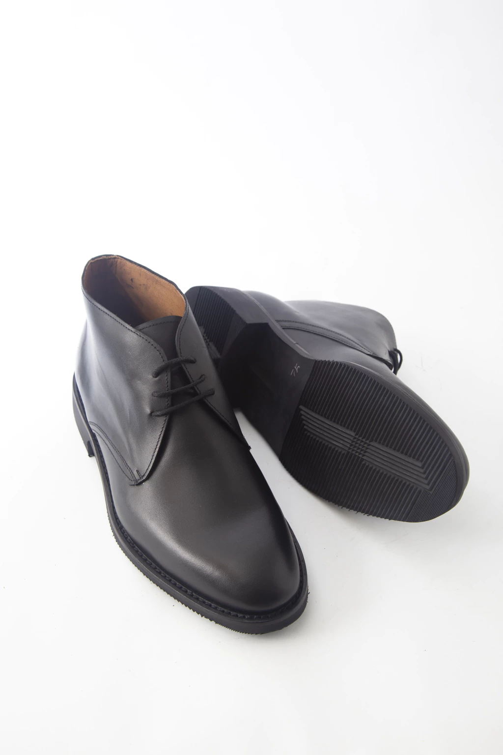 Botineta Romeo Fondo de Goma Lisa Negro