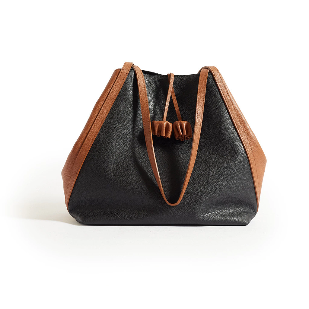 Bolso Camille Bag Pompón Negro y Suela