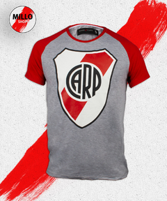 Remera CARP ESCUDO RP231503 GRIS