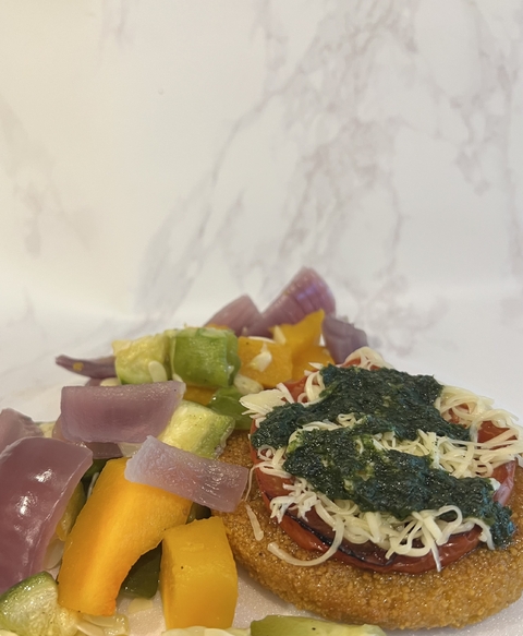 Medallón de merluza capresse con verduras al horno - comprar online