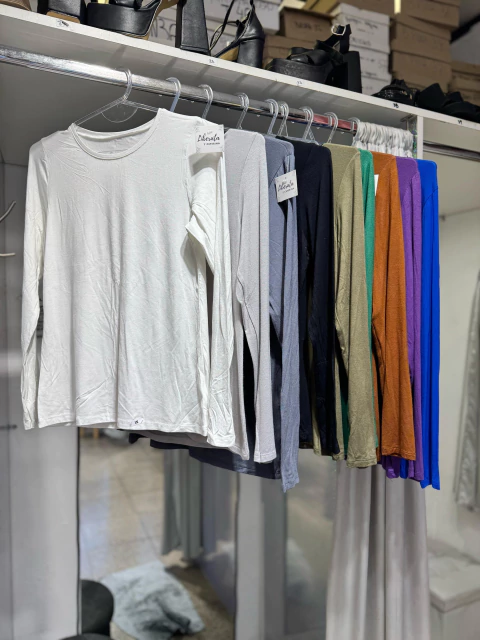 Remera manga larga cuello redondo modal premium - comprar online