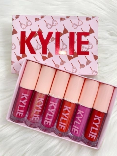 Set kylie de 6 labiales gloss y matte