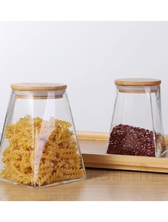 Frasco Vidrio Triangular Tapa Bamboo 550ml en internet