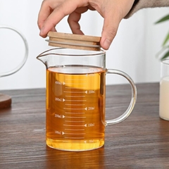 Imagen de Jarra Medidora Vidrio y Bamboo 500ml