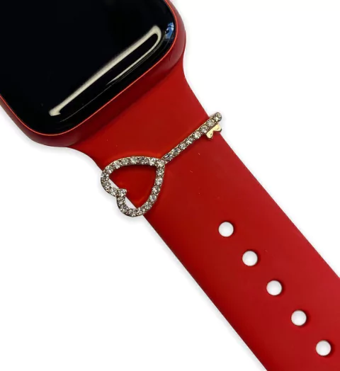 Charm Anel Strass Aço Coração em Chave Compatível com Pulseiras Apple Watch