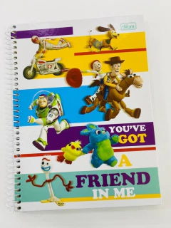 CADERNO ESPIRAL CAPA DURA UNIVERSITÁRIO 1 MATÉRIA TOY STORY 80 FOLHAS - TILIBRA - CAPAS DIVERSAS - MAGIC PLACE PAPELARIA