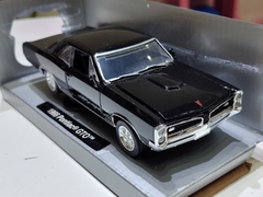 Pontiac GTO 1966 1:32 New Ray en internet