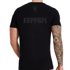 Remera Scuderia Ferrari 2025 F1 Total Black en internet