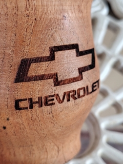 Mate Algarrobo y Acero Chevrolet con bombilla de Regalo - TC GARAGE