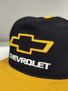 Gorra Chevrolet Visera Plana Gold - comprar online